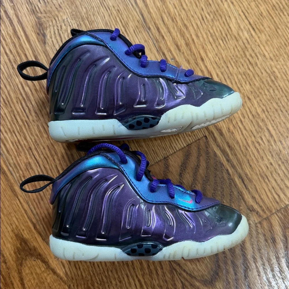 Nike Little Posite One 2018 Iridescent Purple Sneakers/Shoes. Size 6C.